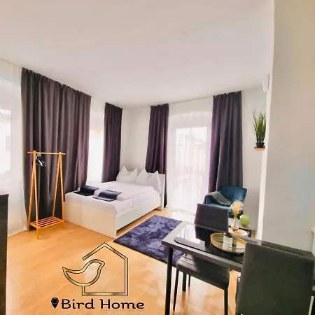Bird 10 Apartment *